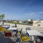 Mamy Hotel 2*